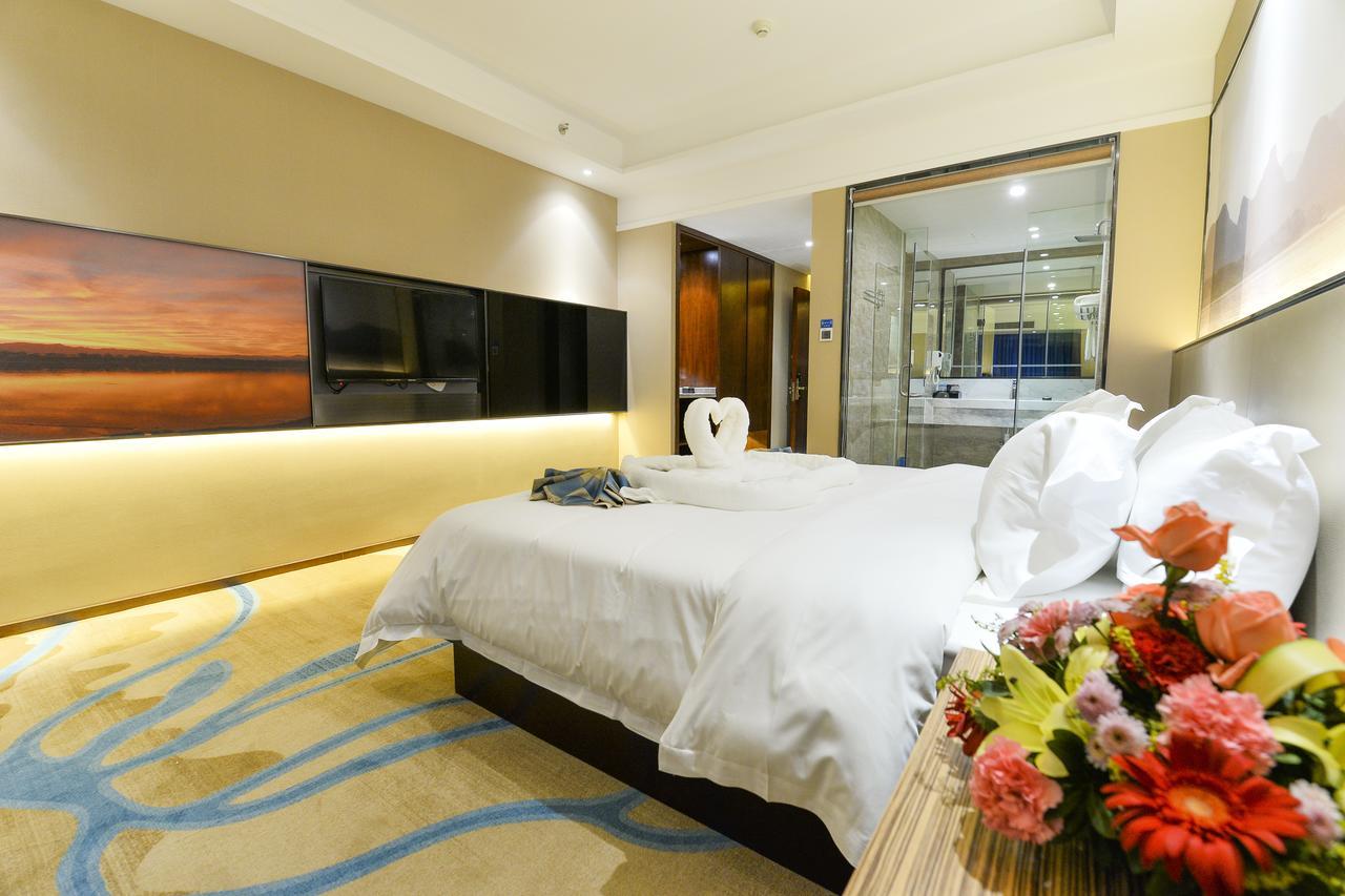 Manhatton Hotel Guilin North Railway Station Exterior photo